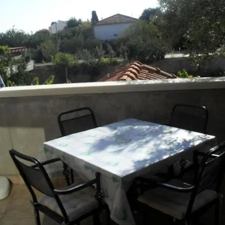 White House - Two Bedroom With Terrace 1 Διαμέρισμα Supetar