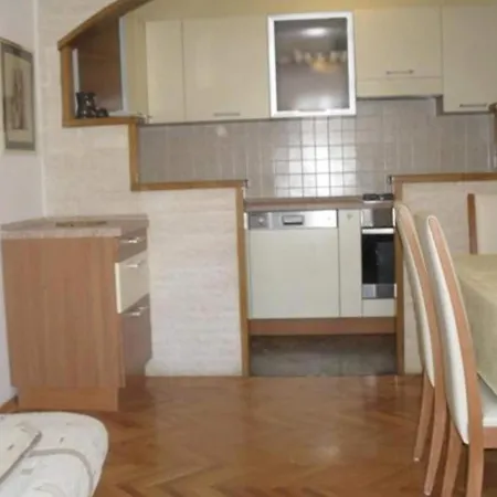 White House - Two Bedroom With Terrace 1 Διαμέρισμα *