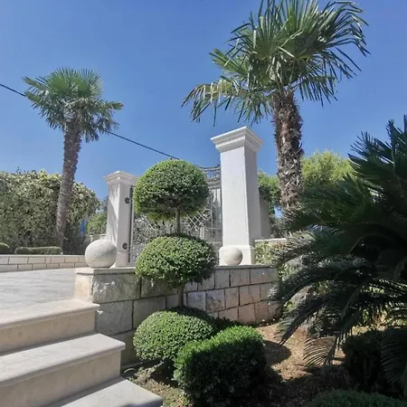 White House - Two Bedroom With Terrace 1 Διαμέρισμα Supetar